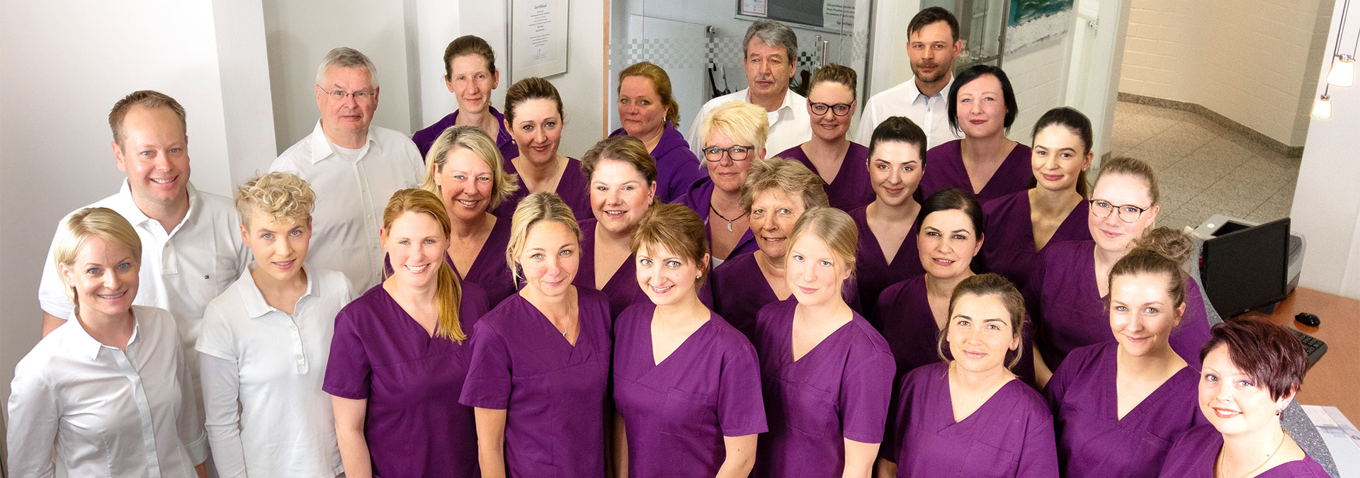 Praxisteam - Dr. Stanke & Kollegen - Ihre Zahnarztpraxis mit eigenem Dentallabor in Hamm.